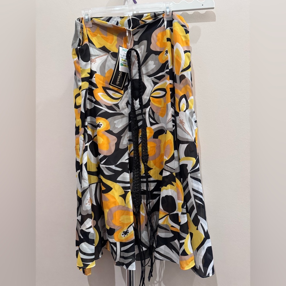 Floral Print Maxi Skirt in Yellow, Black & White and Belt